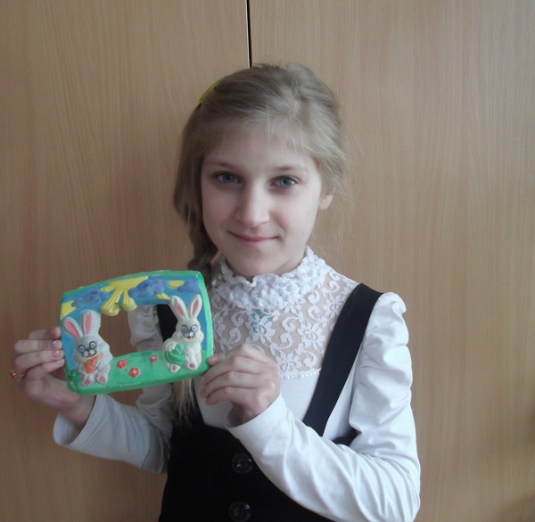 Фоторамка. Робота учениці 6-А класу Дворцової Олени ДО РОЗДІЛУ 2013- РІК ТВОРЧОСТІ ДИТИНИ Фоторамка. Робота учениці 6-А класу Дворцової Олени ДО РОЗДІЛУ 2013- РІК ТВОРЧОСТІ ДИТИНИ